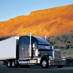 راهنمای انتخاب بهترین کامیون برای حمل کالاهای صنعتی